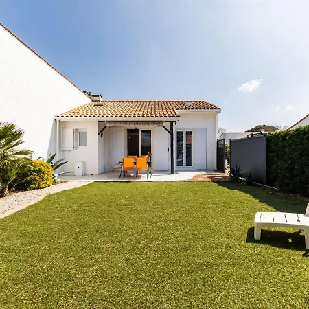 Les Palmyriennes-3 By Interhome Nyaraló *