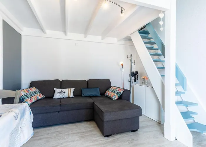 Сasa de vacaciones Les Palmyriennes-3 By Interhome *